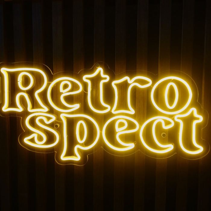 Retrospect — LED-neonskilt i Tønsberg