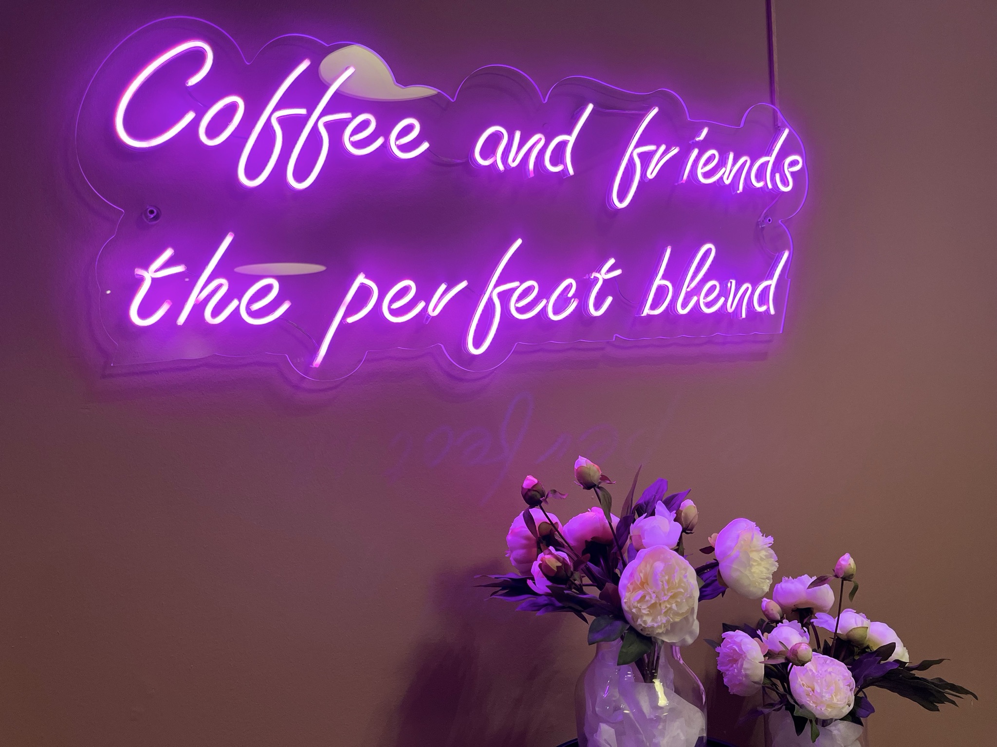 Coffee & Friends LED Neon